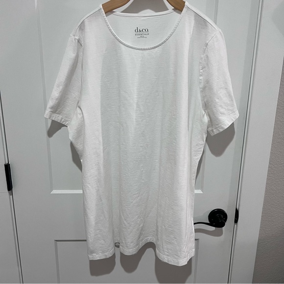 Tops - D&Co Essentials White Tee Shirt - XL